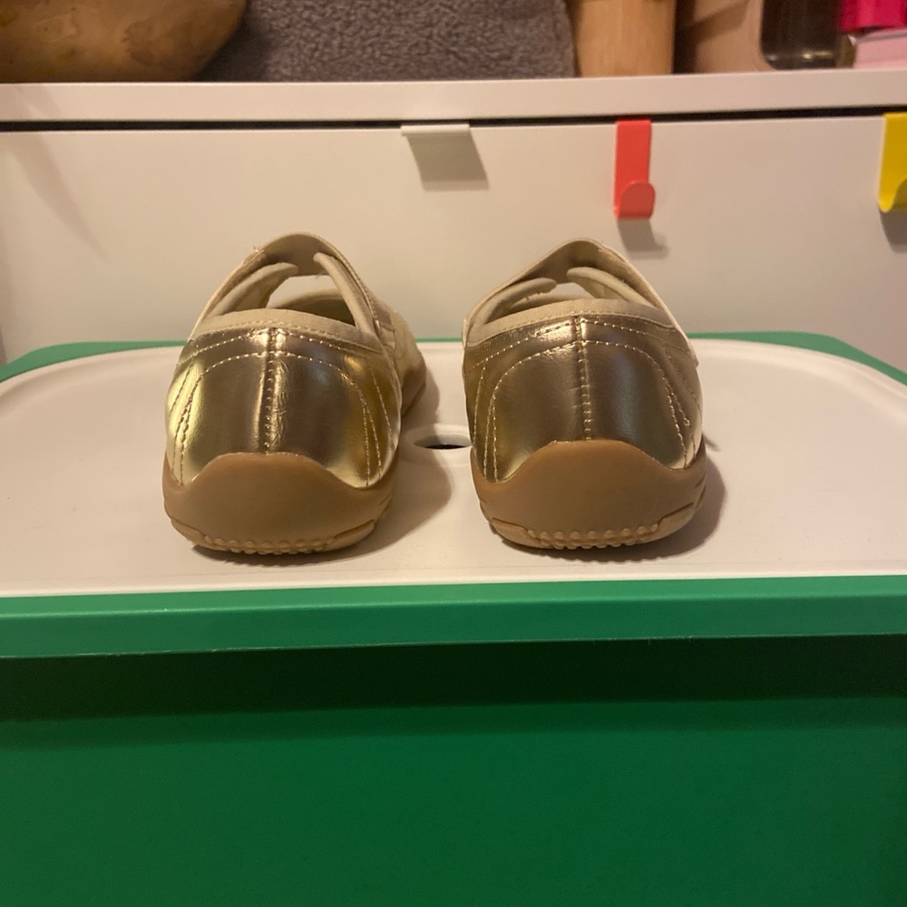 Steven Madden Tan and gold Mary Jane shoes - Picture 3 of 6